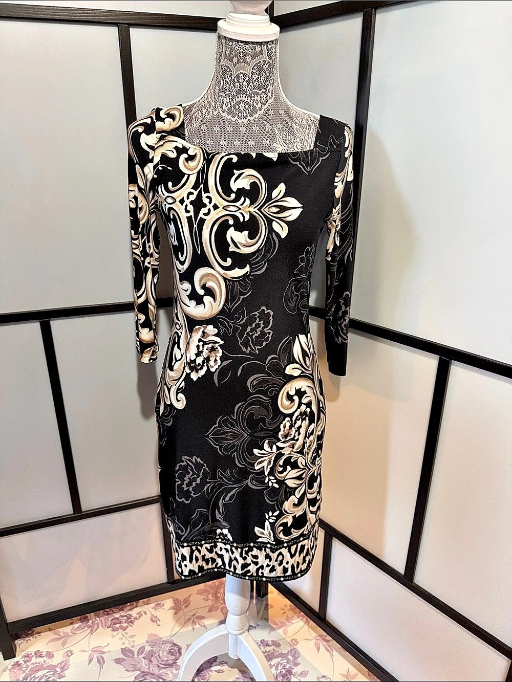 White House Black Market Floral Mini Dress Size XS Like New